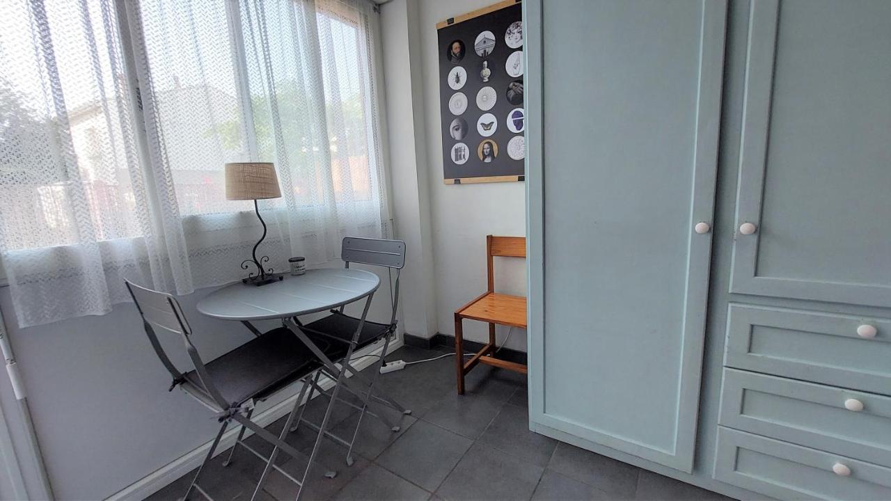Chez Leslie Et Vincent : Logements Climatises Avec Parking Privatif Perpignan Exterior photo